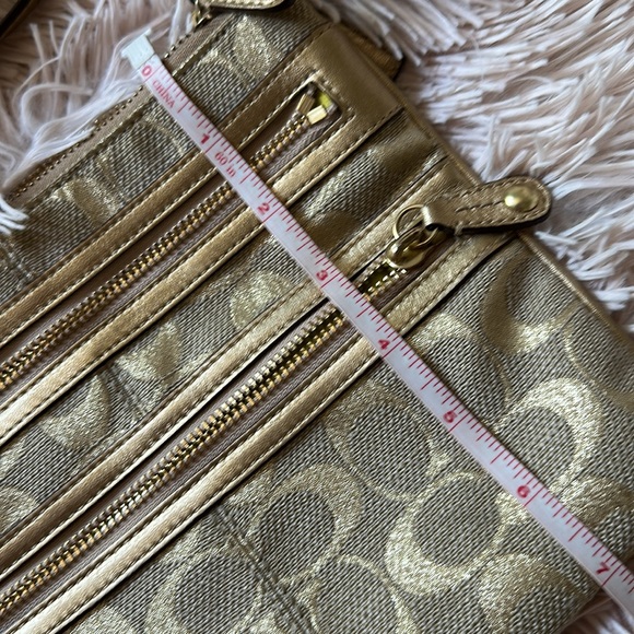 Authentic Coach Handbag - Picture 7 of 7